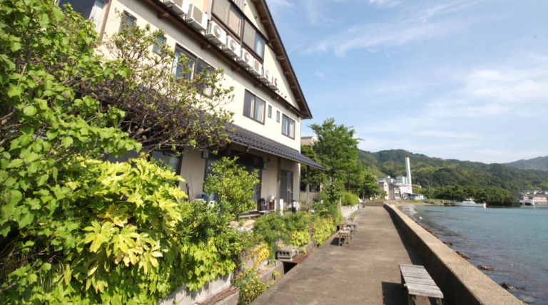 海辺の宿「旅館つるのや」